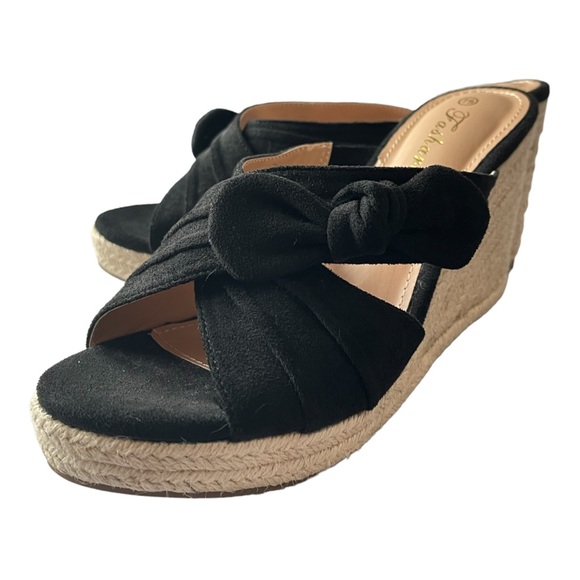 Shoes - Fashare Platform Sandals Black 7.5